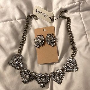 One Wink Rhinestone necklace with matching Earrings NWT